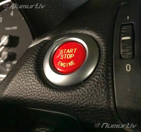 Jauna sarkana Start/Stop Engine poga BMW